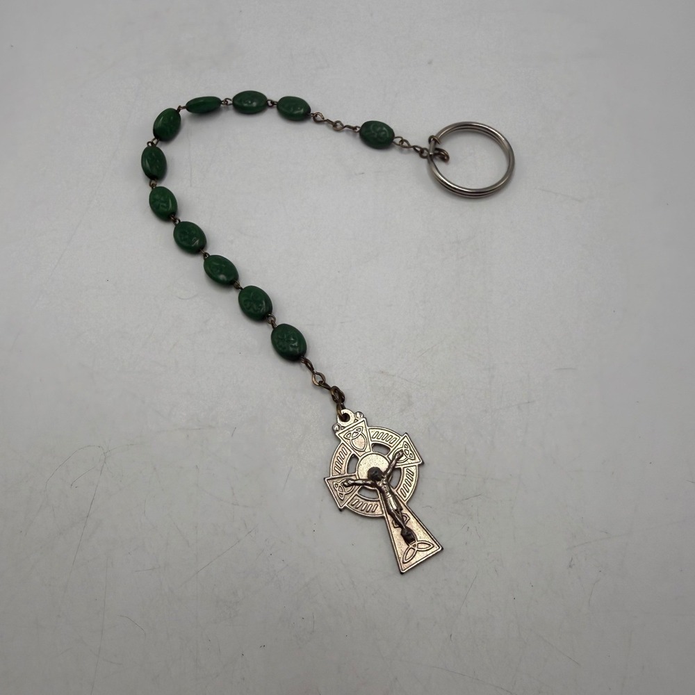 Irish Celtic Cross Rosary Keychain Green Shamrock Beads Erin Silver Tone Metal